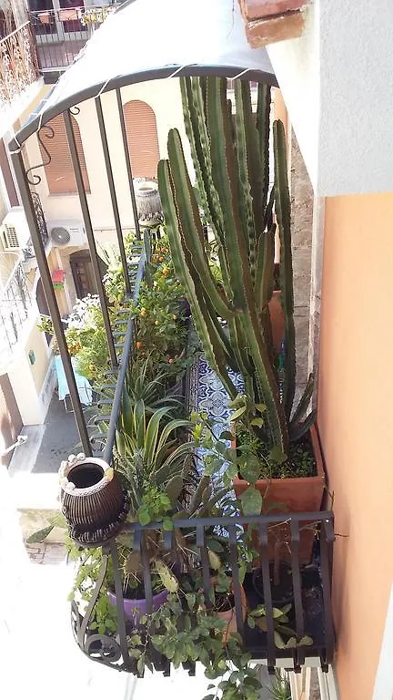 Taormina Rainbow House Apartment 0*,