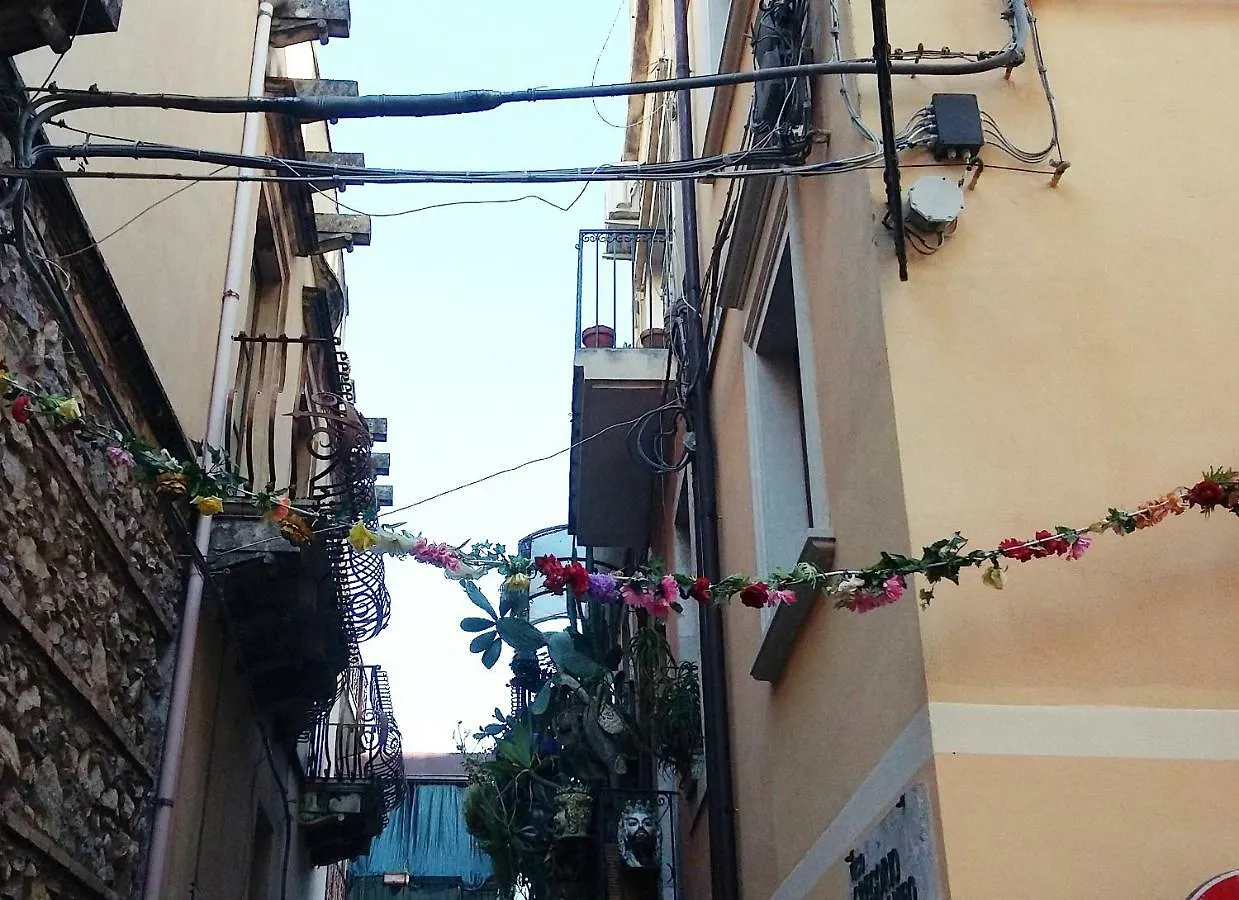Taormina Rainbow House Apartment