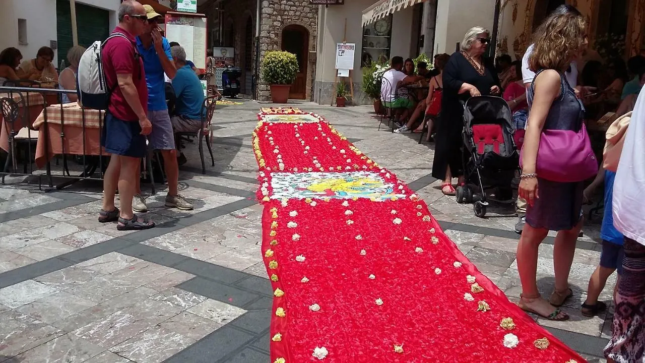 Taormina Rainbow House Apartment